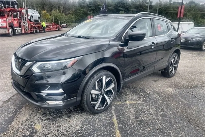 2020 Nissan Rogue Sport SL photo 1