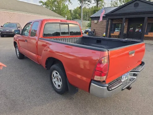 2005 Toyota Tacoma Base photo 4