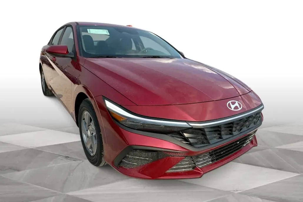 2025 Hyundai Elantra SE photo 1