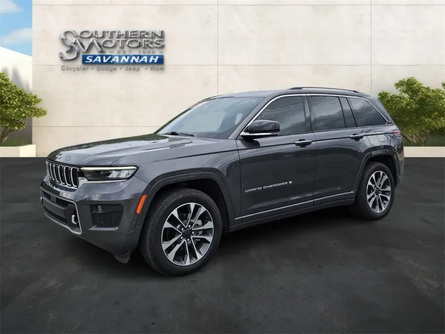 2023 Jeep Grand Cherokee Overland photo 1