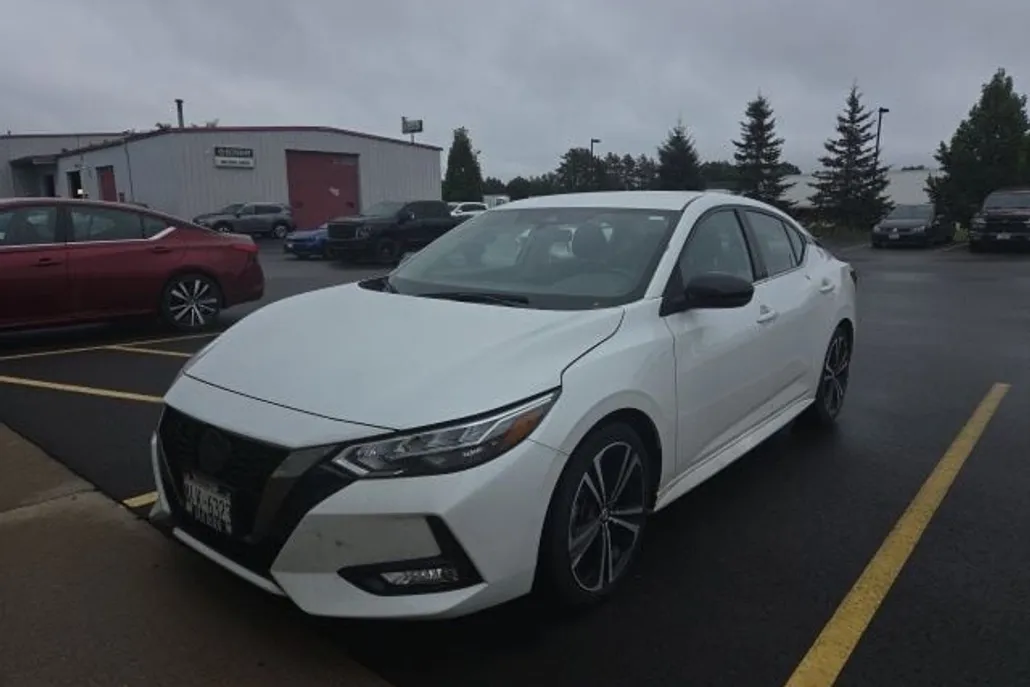 2022 Nissan Sentra SR photo 1