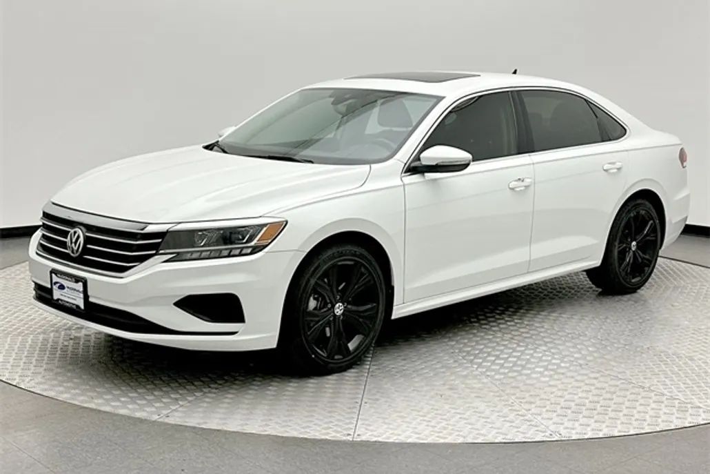 2021 Volkswagen Passat 2.0T SE photo 1