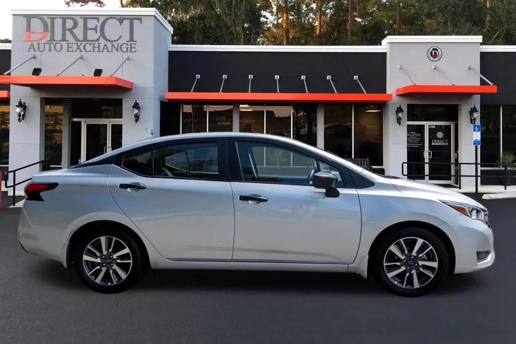 2024 Nissan Versa S photo 1