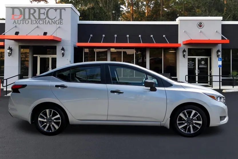 2024 Nissan Versa S photo 1