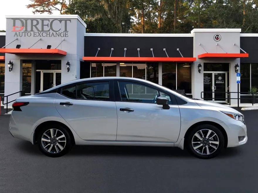 2024 Nissan Versa S photo 1