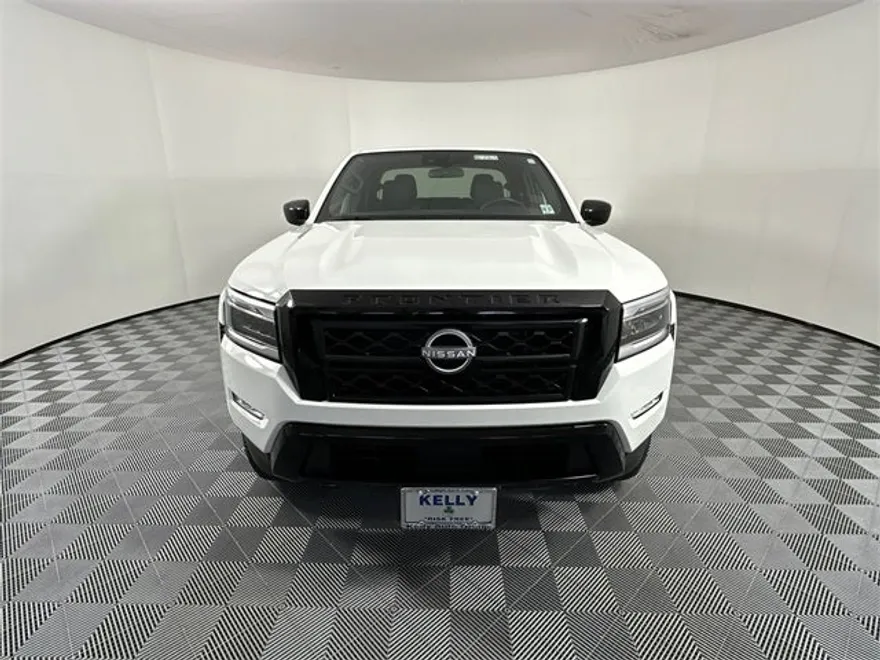 2023 Nissan Frontier SV photo 1