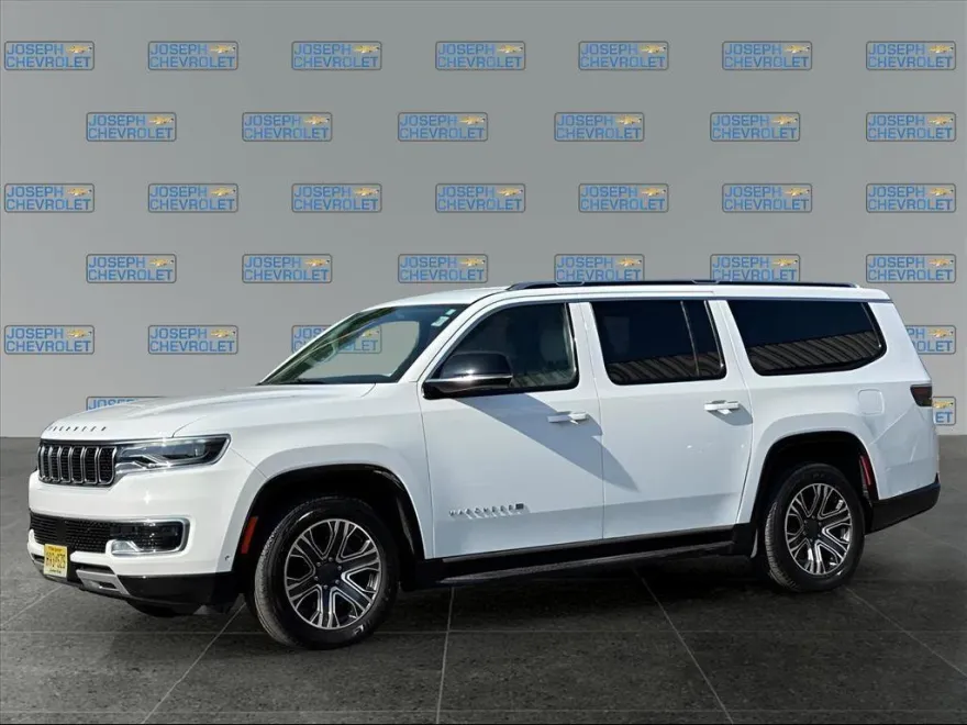 2024 Jeep Wagoneer L Series II photo 1