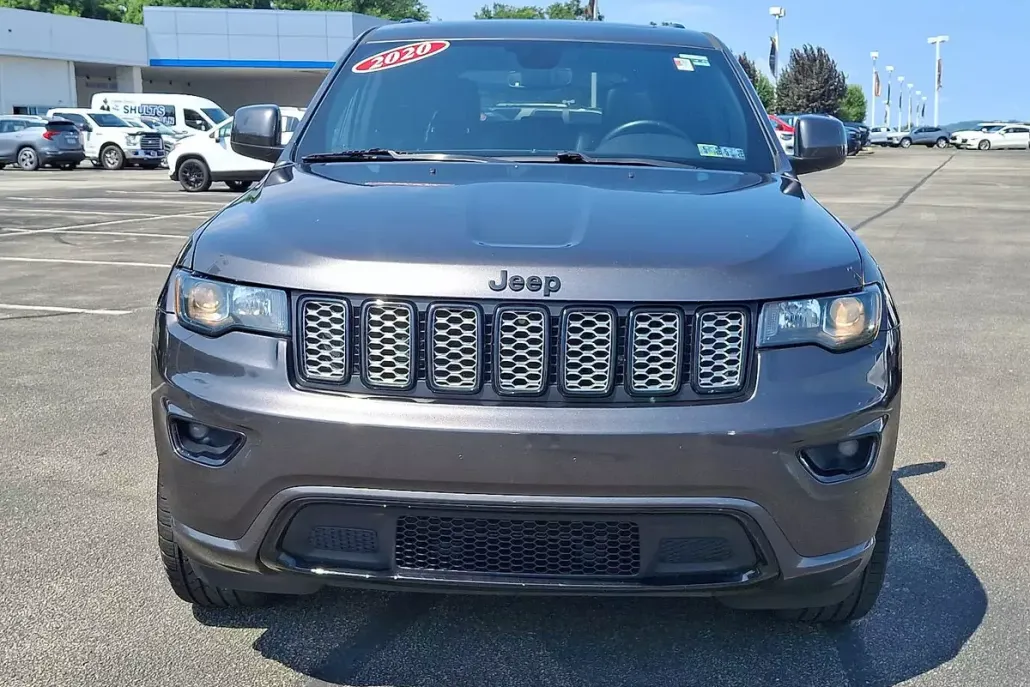 2020 Jeep Grand Cherokee Altitude photo 1