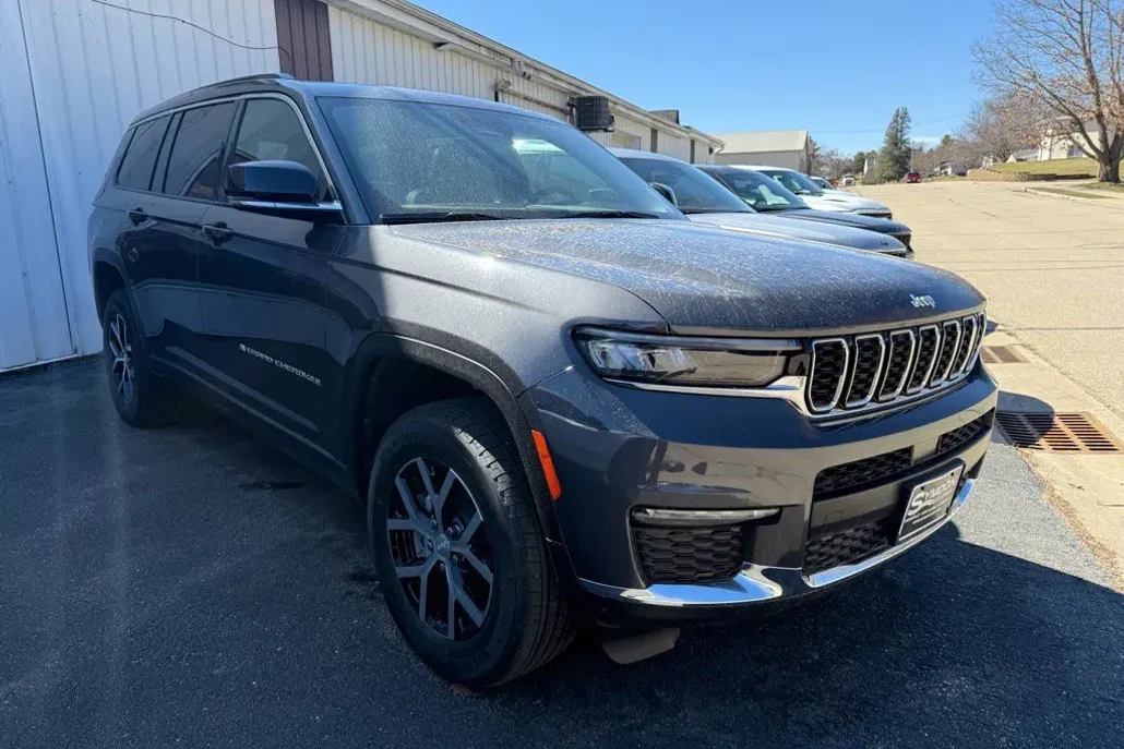 2025 Jeep Grand Cherokee L photo 1