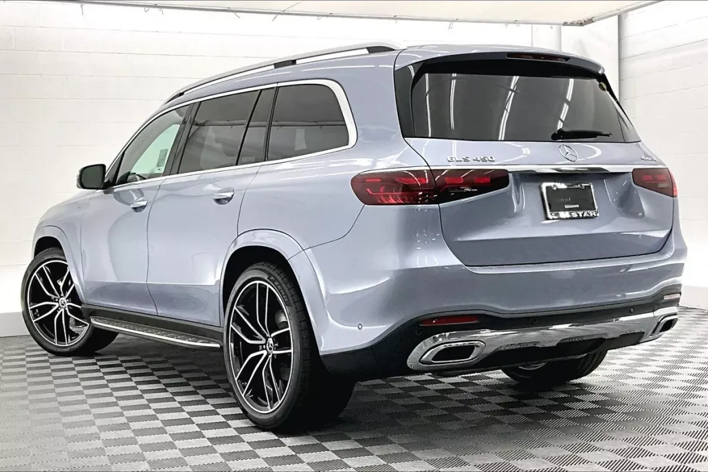 2026 Mercedes Benz GLS 450 4MATIC photo 1