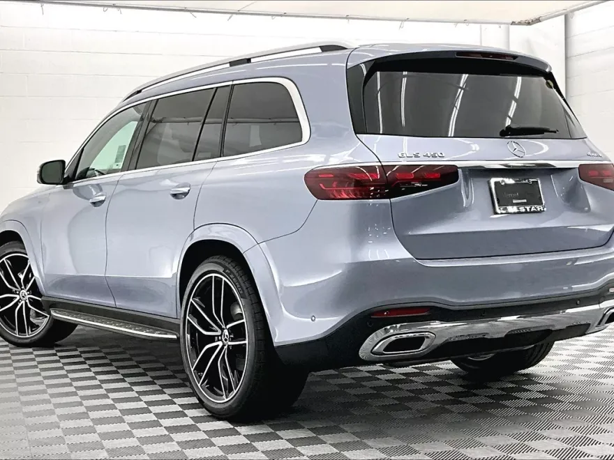 2026 Mercedes Benz GLS 450 4MATIC photo 1