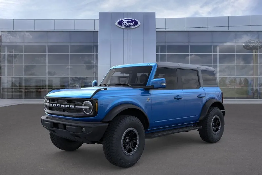 2024 Ford Bronco Outer Banks photo 1