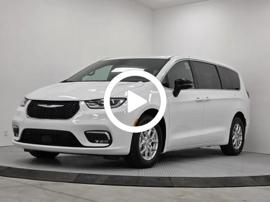 2025 Chrysler Pacifica photo 1