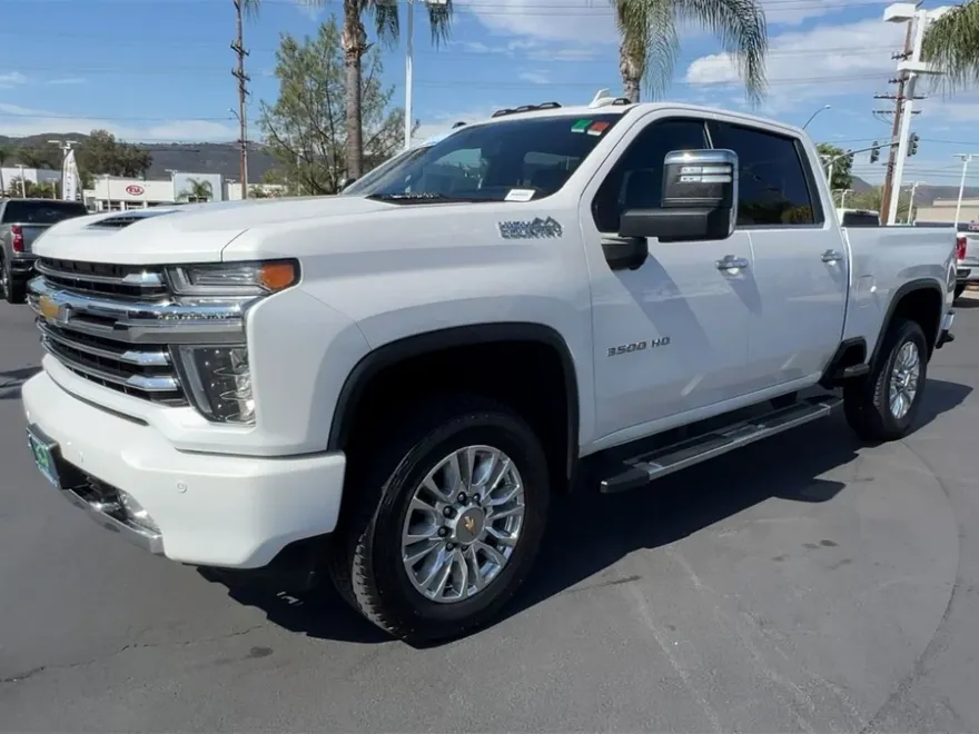 2023 Chevrolet Silverado 3500HD High Country photo 1