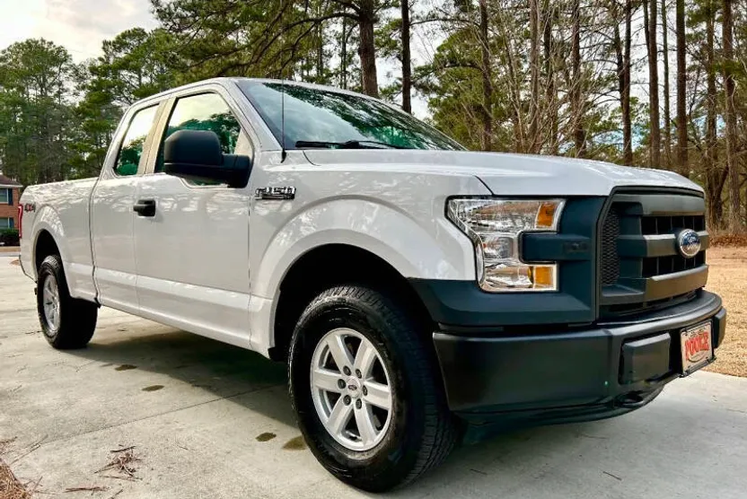2017 Ford F-150 XL photo 1