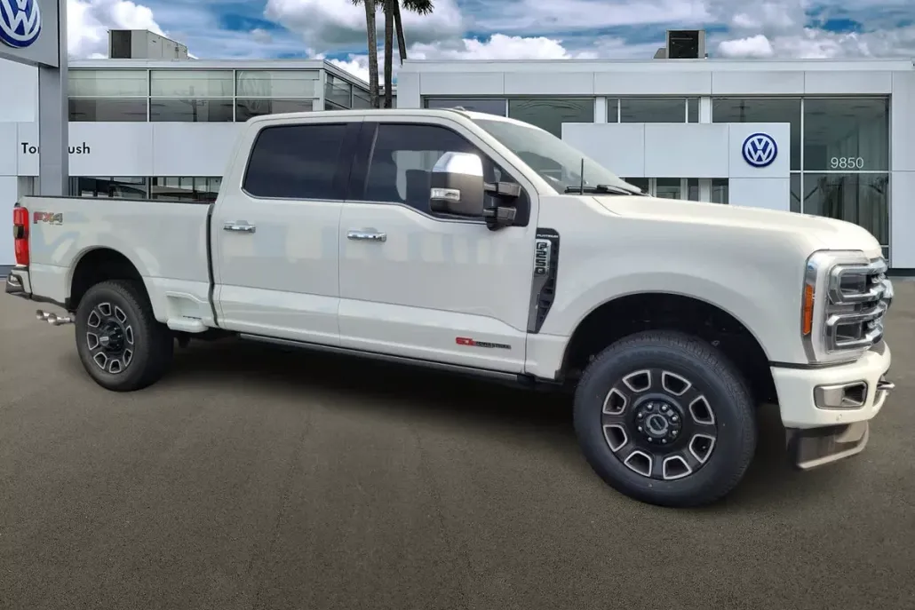 2023 Ford F-250 Platinum photo 1