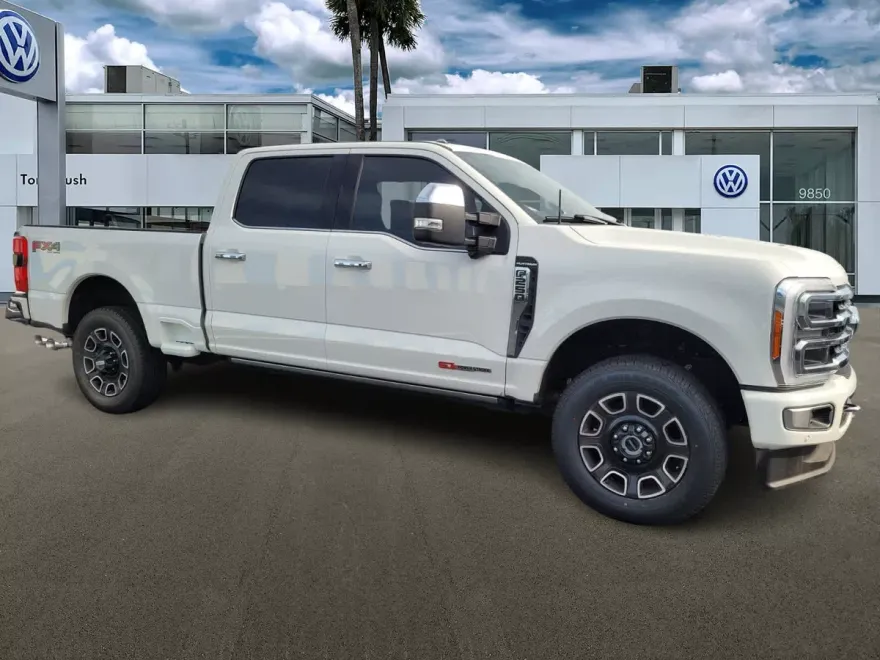 2023 Ford F-250 Platinum photo 1