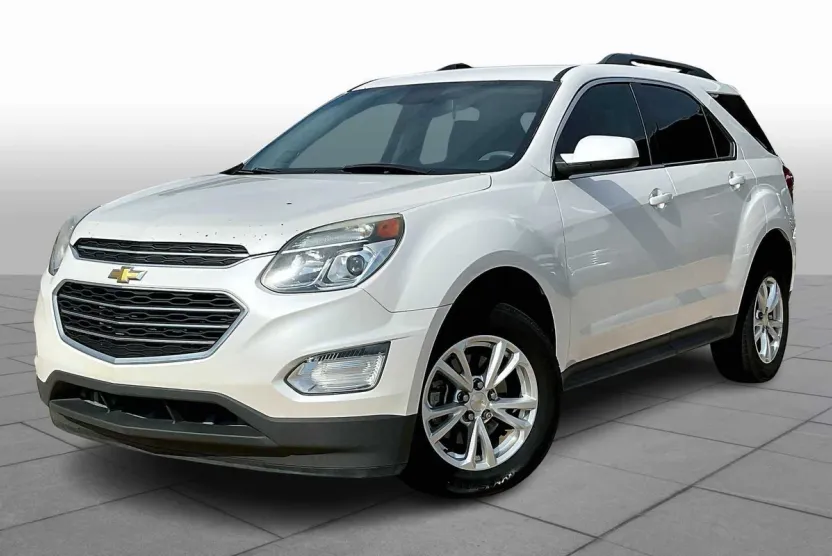 2017 Chevrolet Equinox LT photo 1