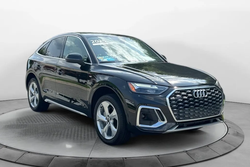 2025 Audi Q5 Sportback Premium Plus 45 TFSI S line photo 1