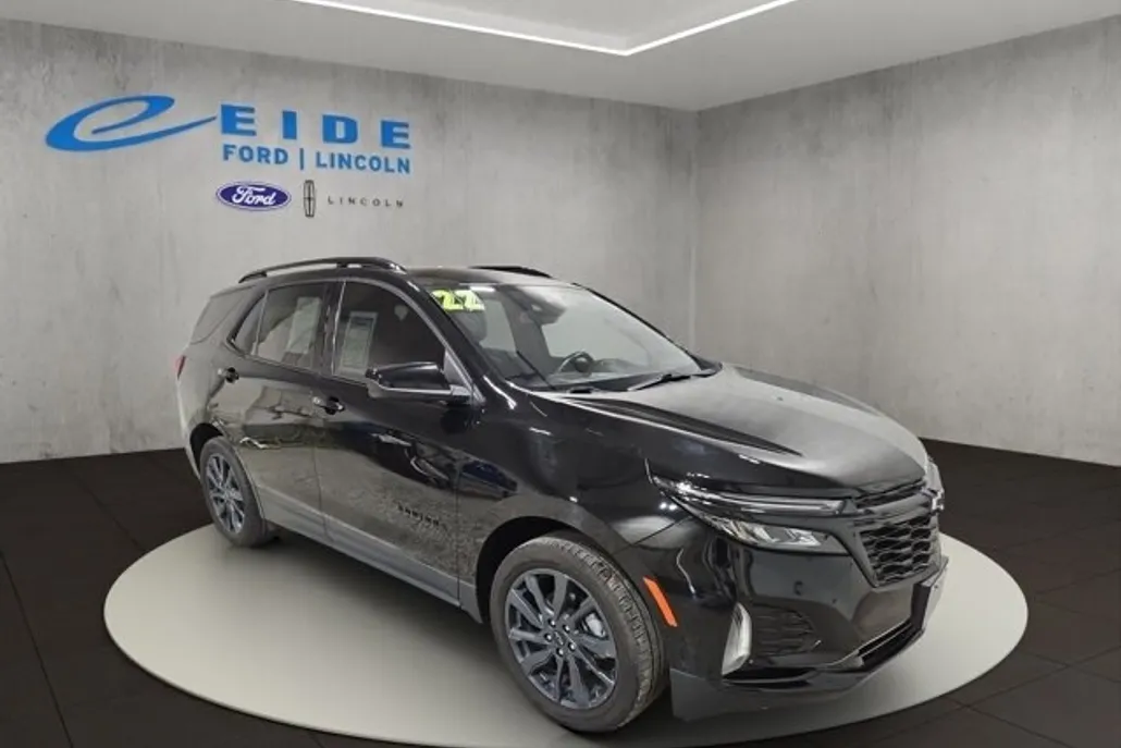 2022 Chevrolet Equinox 1500 LT photo 1