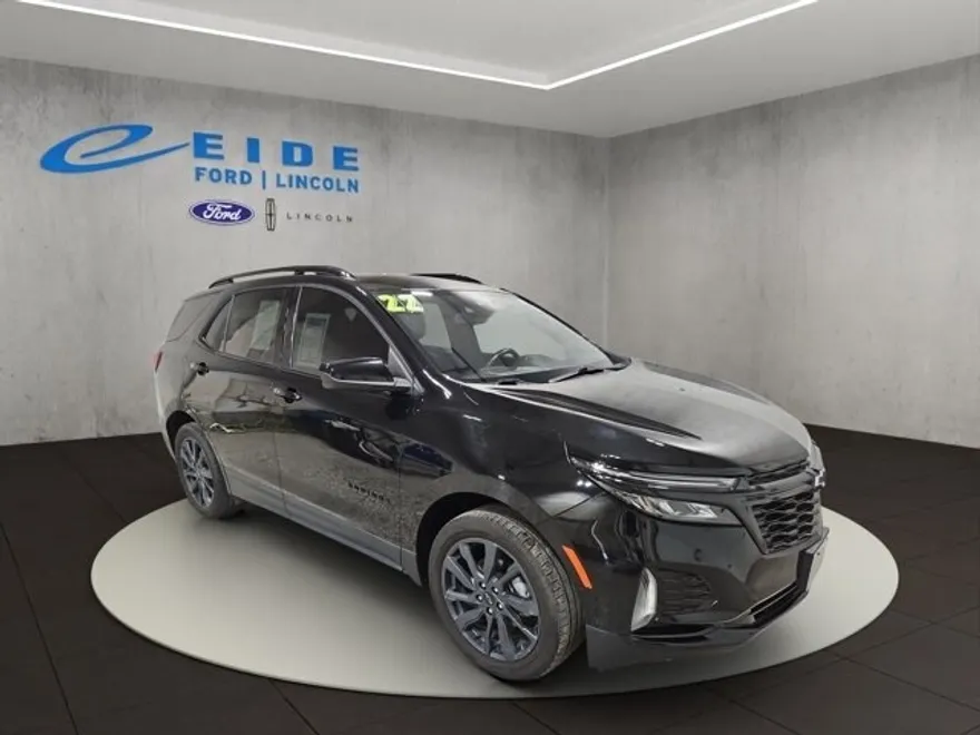 2022 Chevrolet Equinox 1500 LT photo 1