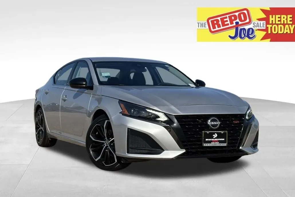 2024 Nissan Altima 2.5 SR photo 1