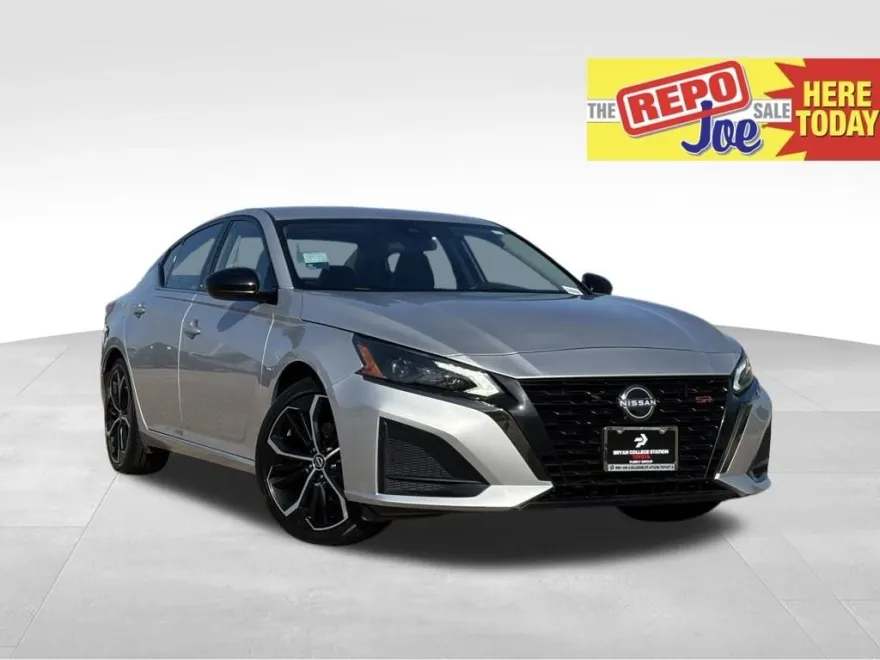2024 Nissan Altima 2.5 SR photo 1