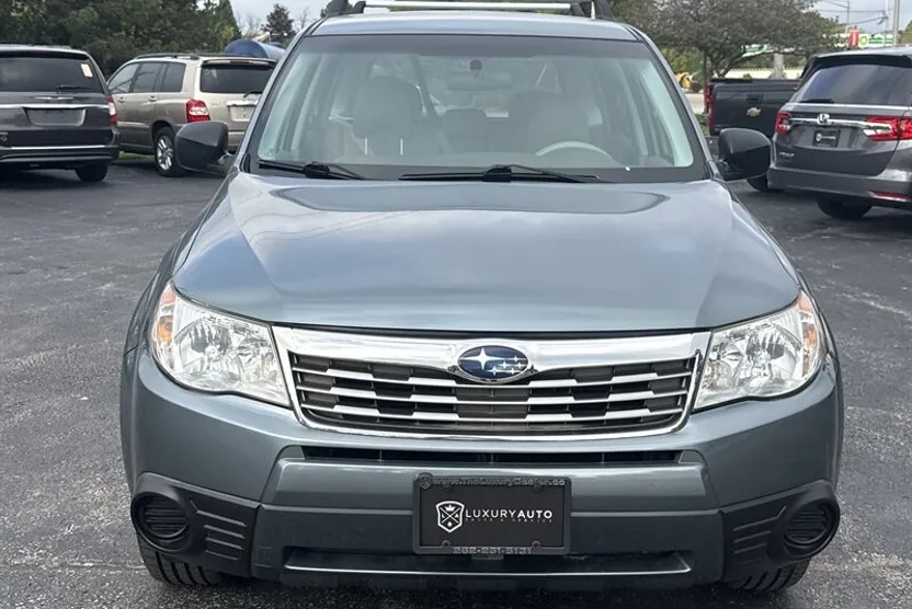 2009 Subaru Forester X photo 1