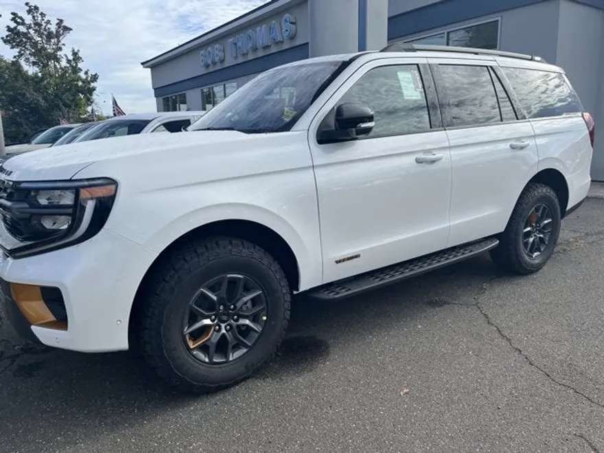 2025 Ford Expedition photo 1
