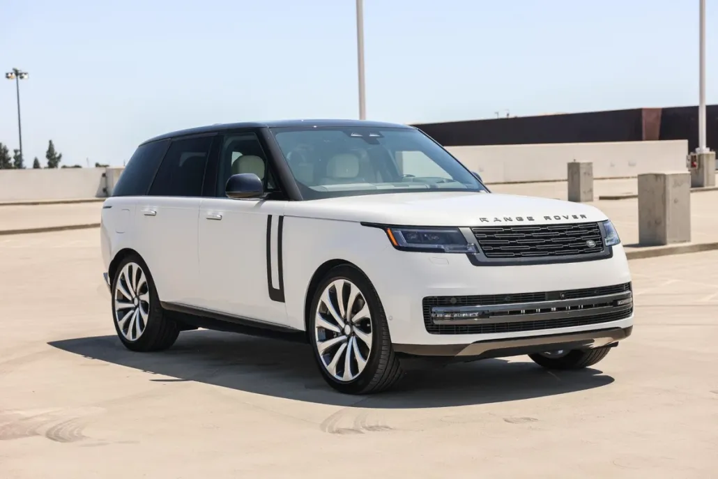2025 Land Rover Range Rover SE photo 1