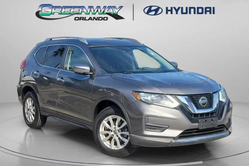 2019 Nissan Rogue SV photo 1