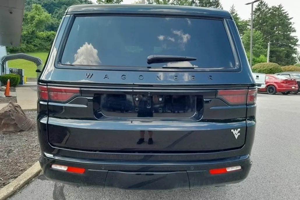 2024 Jeep Wagoneer Series II photo 1