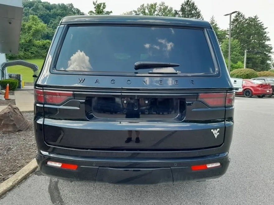 2024 Jeep Wagoneer Series II photo 1