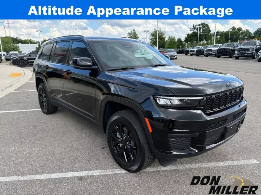 2025 Jeep Grand Cherokee Laredo Sport Altitude photo 1