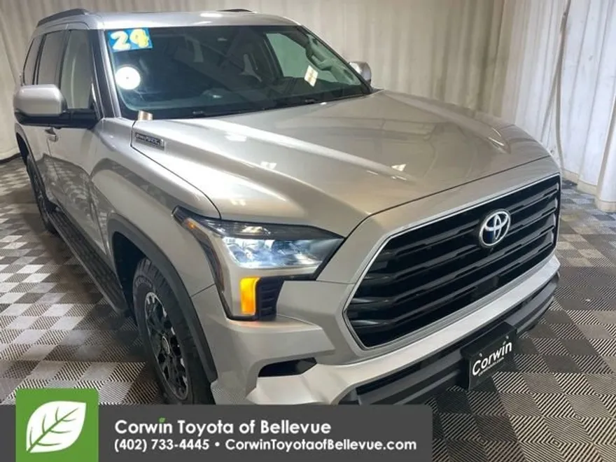 2024 Toyota Sequoia SR5 photo 1