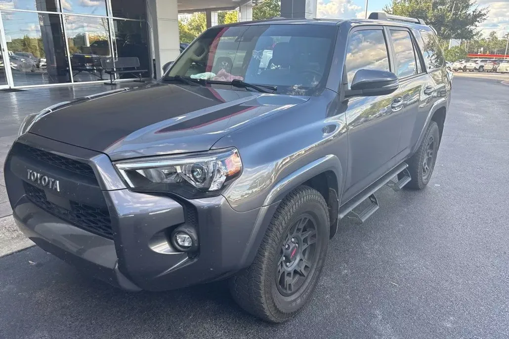 2022 Toyota 4Runner SR5 Premium photo 1