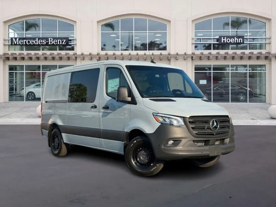 2025 Mercedes Benz Sprinter 2500 photo 1