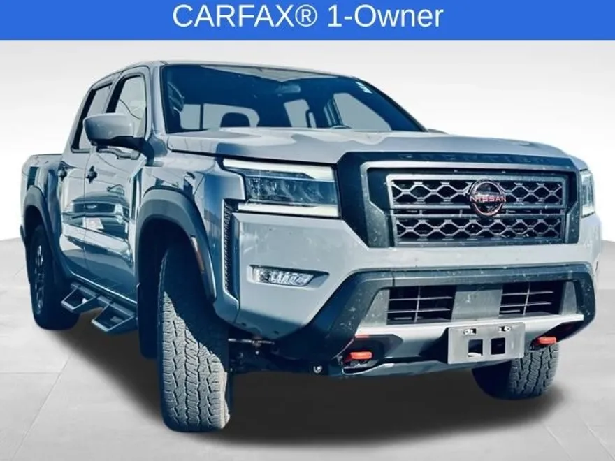 2023 Nissan Frontier Crew Cab photo 1