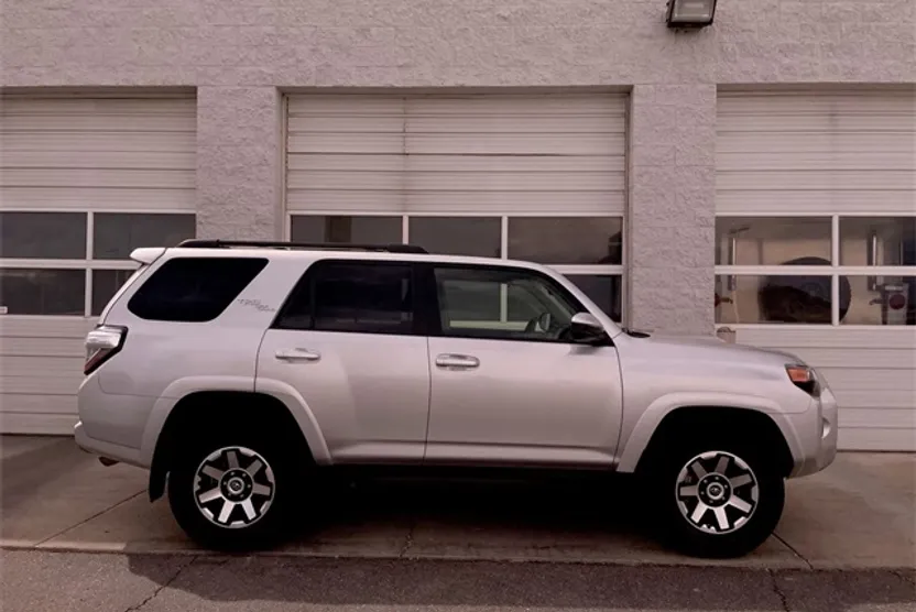 2024 Toyota 4Runner TRD Off-Road photo 1