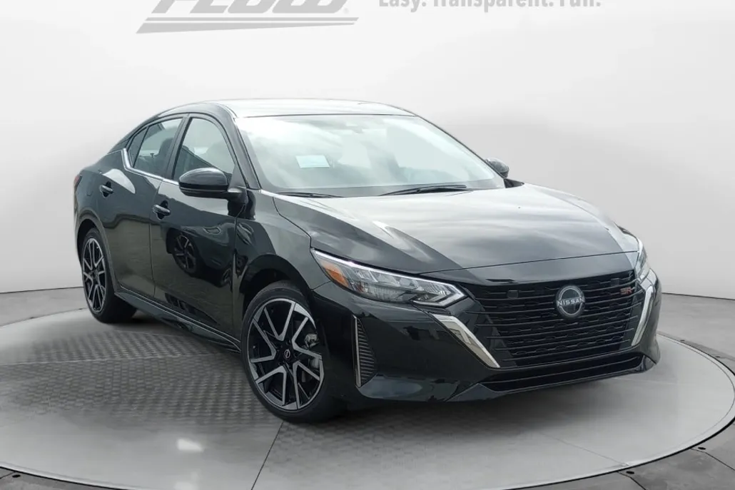 2025 Nissan Sentra SR photo 1