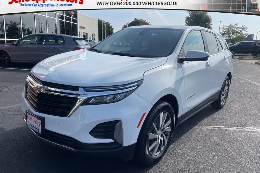 2023 Chevrolet Equinox LT photo 1