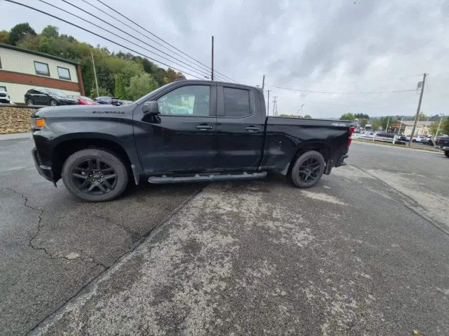 2020 Chevrolet Silverado 1500 Custom photo 1