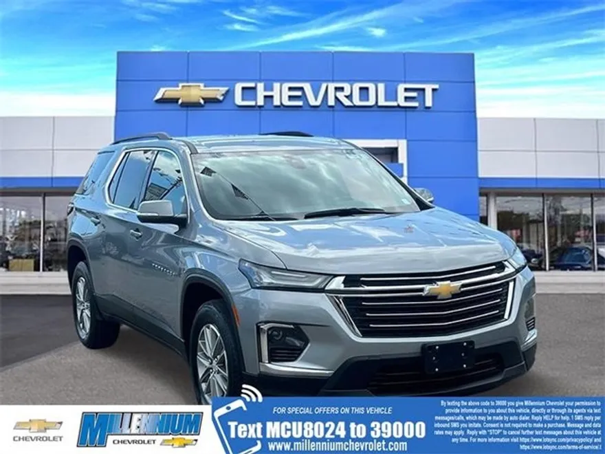 2023 Chevrolet Traverse Cloth photo 1
