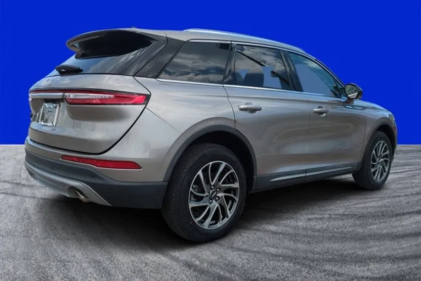 2021 Lincoln Corsair Standard photo 1