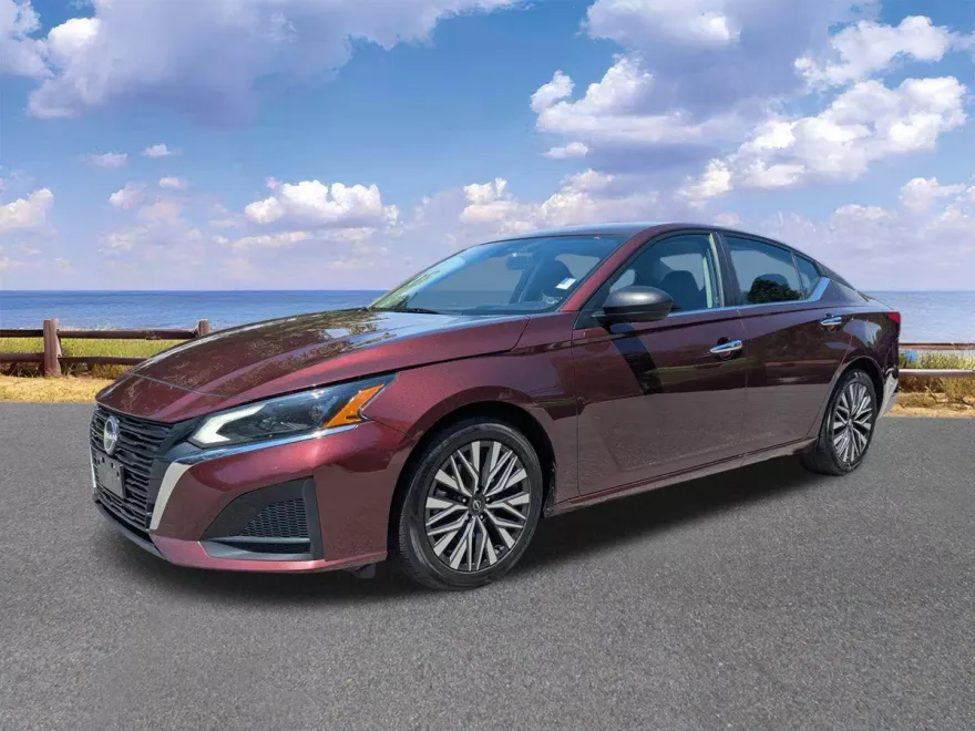 2024 Nissan Altima 2.5 SV photo 1