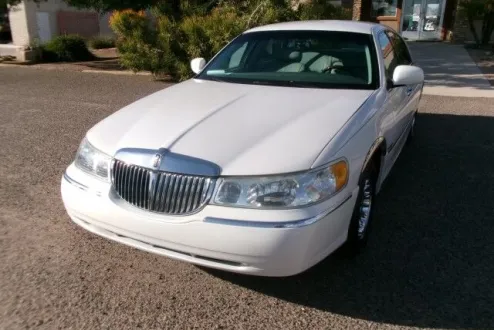 2001 Lincoln Town Car Cartier photo 3