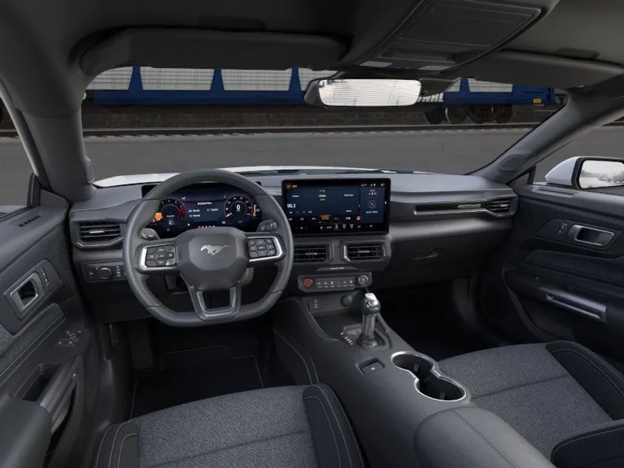 2025 Ford Mustang EcoBoost photo 9