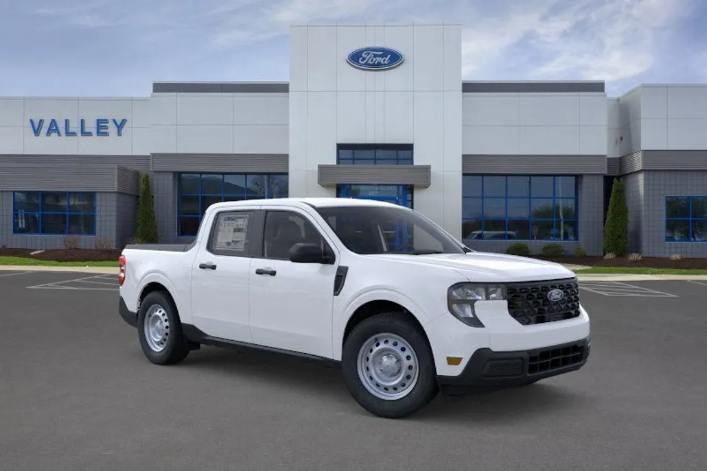 2025 Ford Maverick XL photo 1