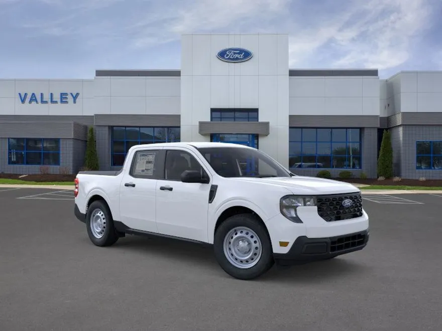 2025 Ford Maverick XL photo 1