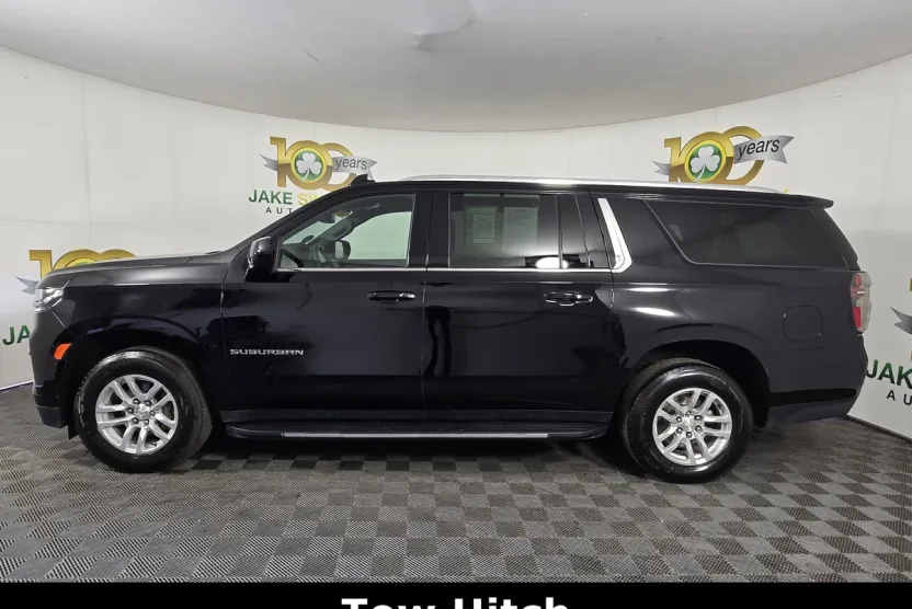 2023 Chevrolet Suburban LT photo 1